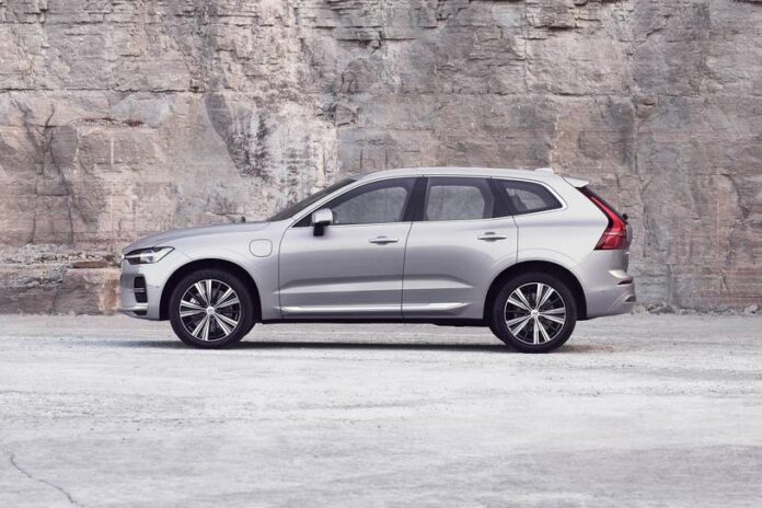 2022_volvo_xc60_4dr-suv_recharge-plug-in-hybrid-t8-inscription-expression_s_oem_1_815x543