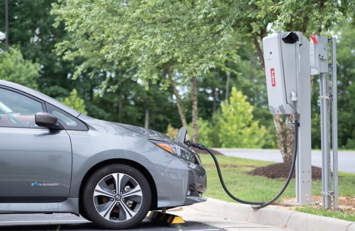 FermataEnergybidirectionalchargerandNissanLEAF