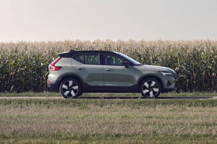 2023_volvo_xc40-recharge-twin-pure-electric_4dr-suv_ultimate_s_oem_3_815x543