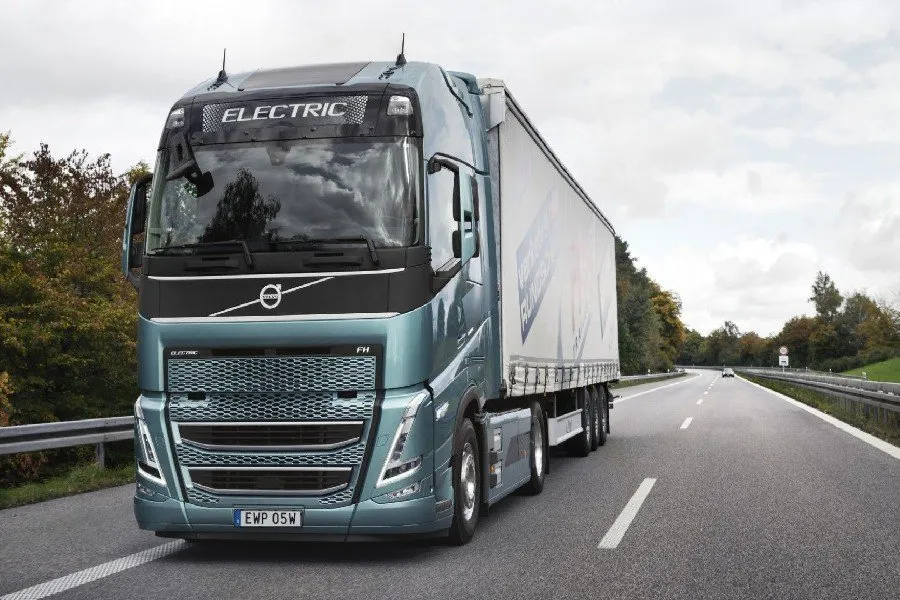 Camiones eléctricos Volvo: sostenibilidad en transporte de carga