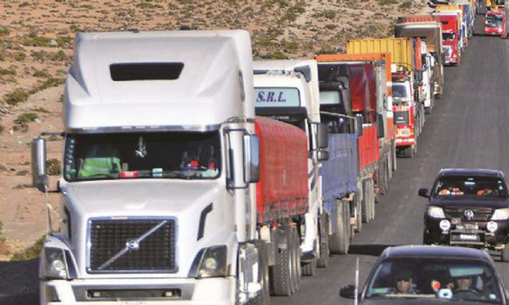 Sector de transporte pesado decide incrementar en 50% el costo de sus servicios