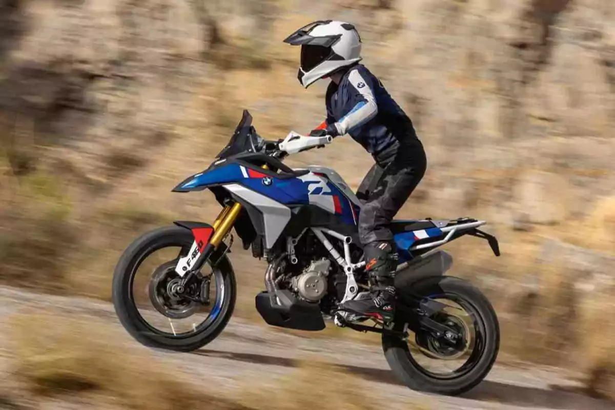 La BMW F 450 GS deslumbrará en EICMA 2025 como revolución entre las motos trail medias