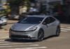 EE.UU. ¿Cuáles son los 5 autos del 2026 que menos gastan en carretera por menos de $35,000?