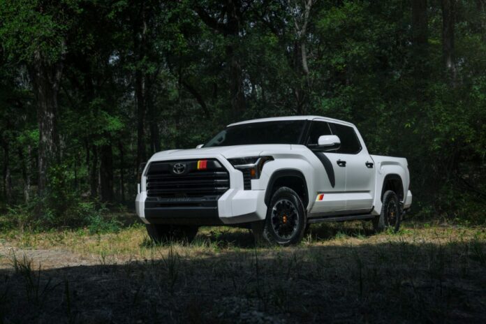2026_Toyota_Tundra_TRD_Rally_Package_004-1500x1000