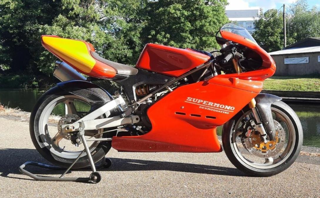 Una de las rarísimas Ducati Supermono, a subasta