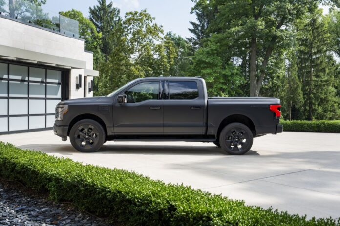 F-150LightningPlatinumBlackHero